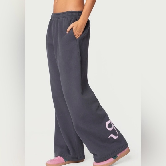 Edited grey hoodie and matching pants with bow details size large NWT - Picture 3 of 11